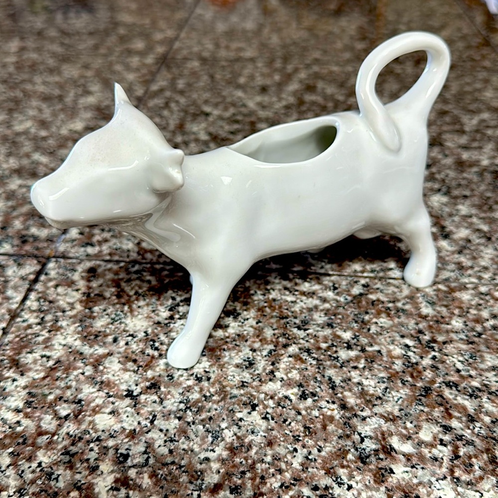 Vintage porcelain Apilco cow creamer